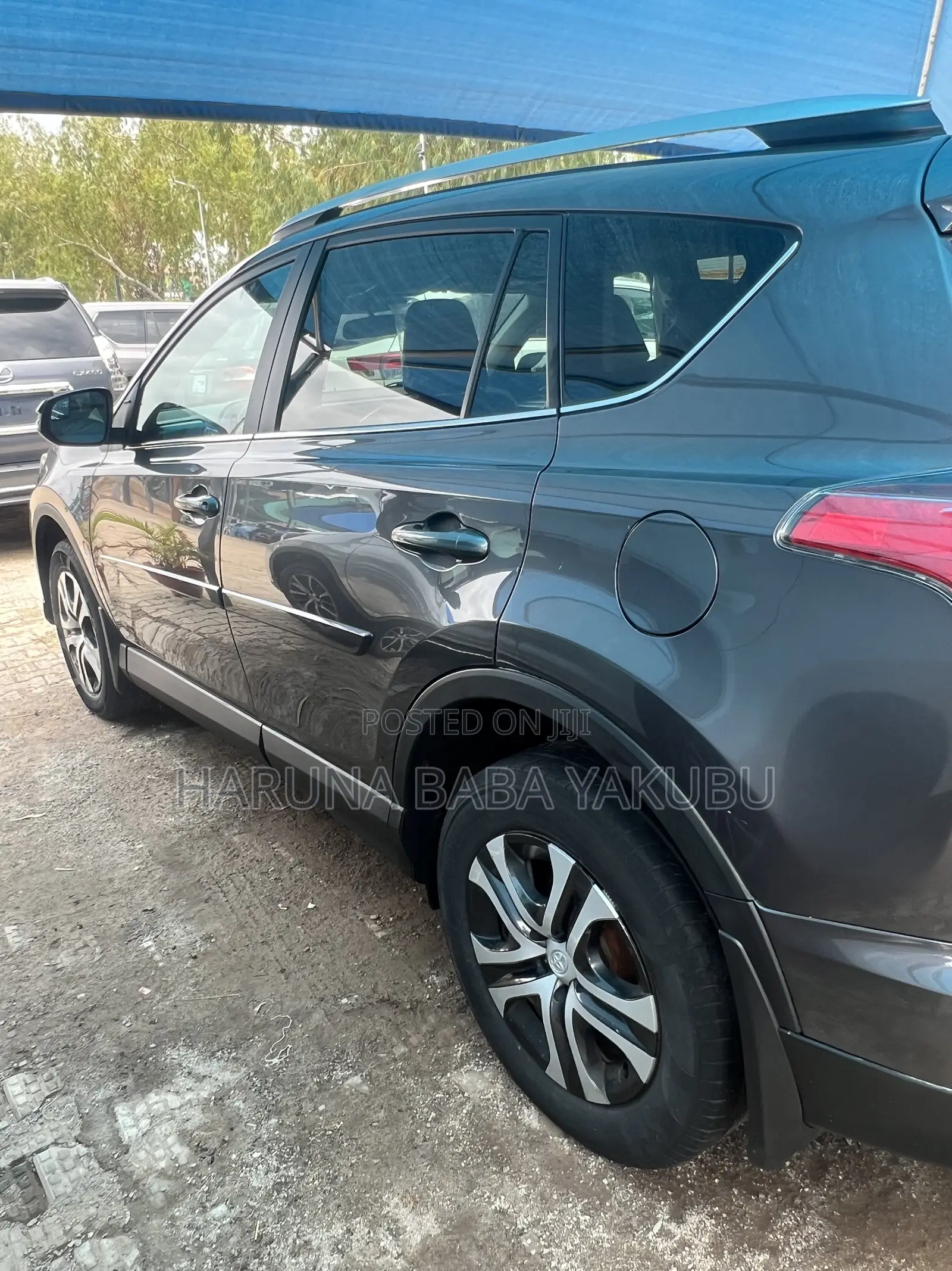 Toyota RAV4 Limited AWD (2.5L 4cyl 6A) 2017 Gray