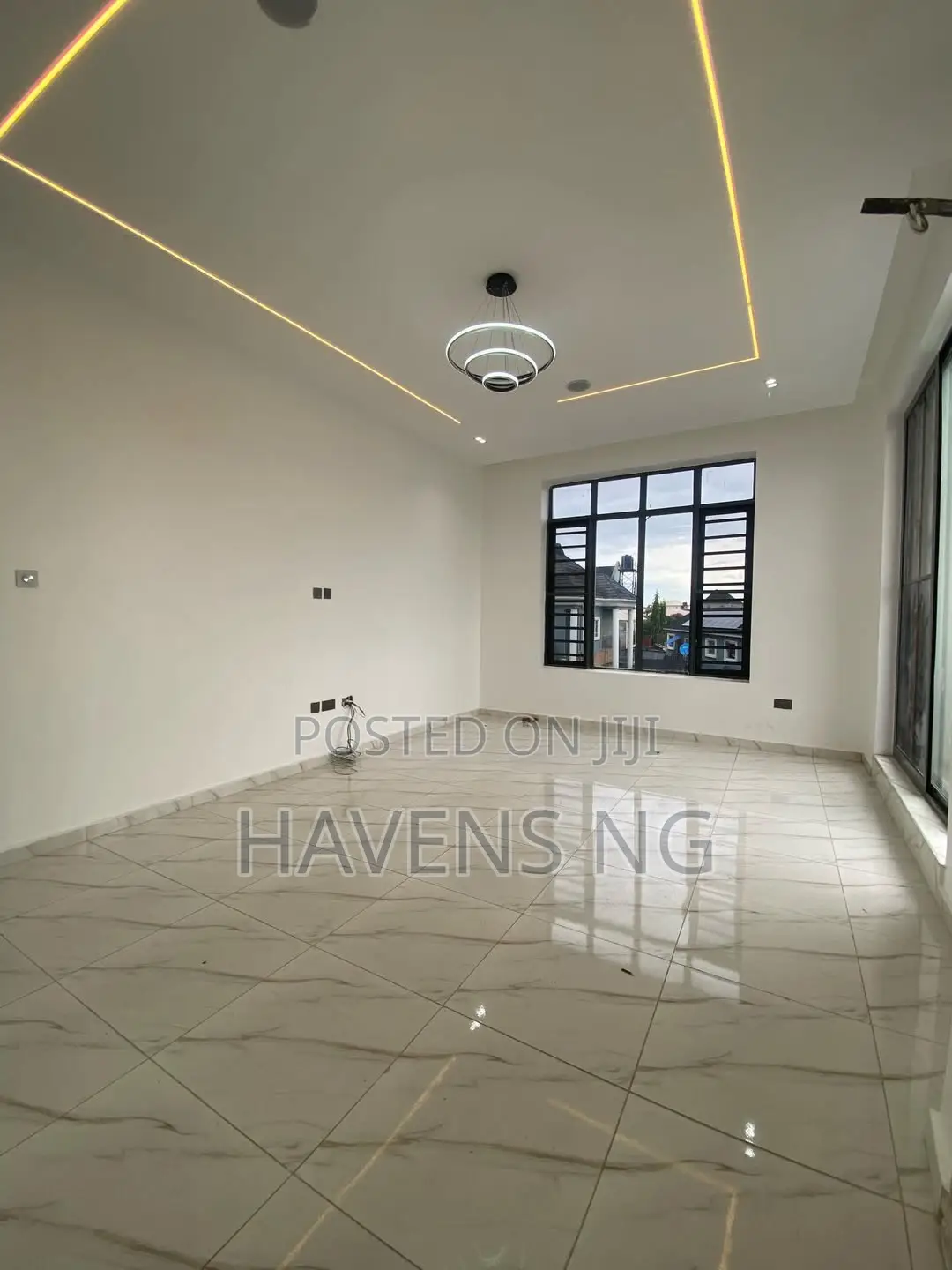 2bdrm Apartment in Lekki Phase 2 for sale