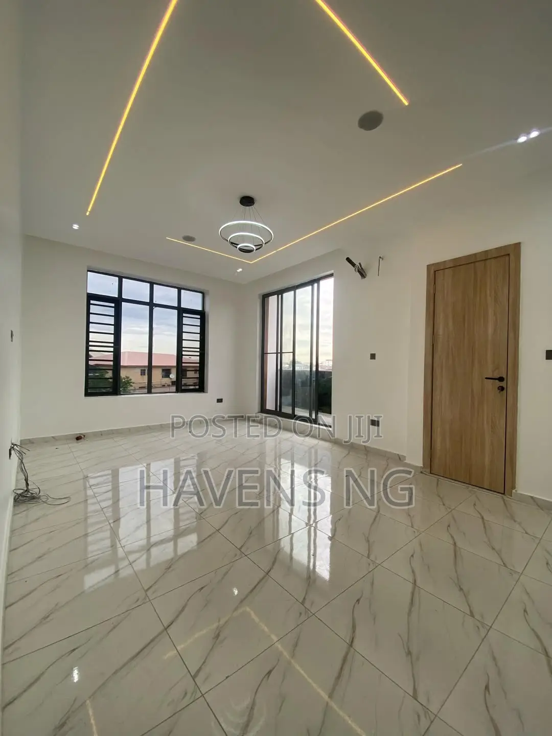 2bdrm Apartment in Lekki Phase 2 for sale