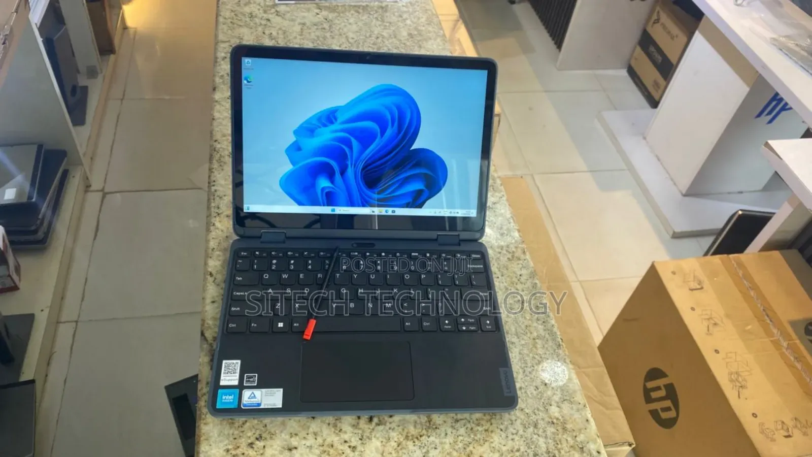 Laptop Lenovo 300e 4GB Intel Celeron SSD 128GB