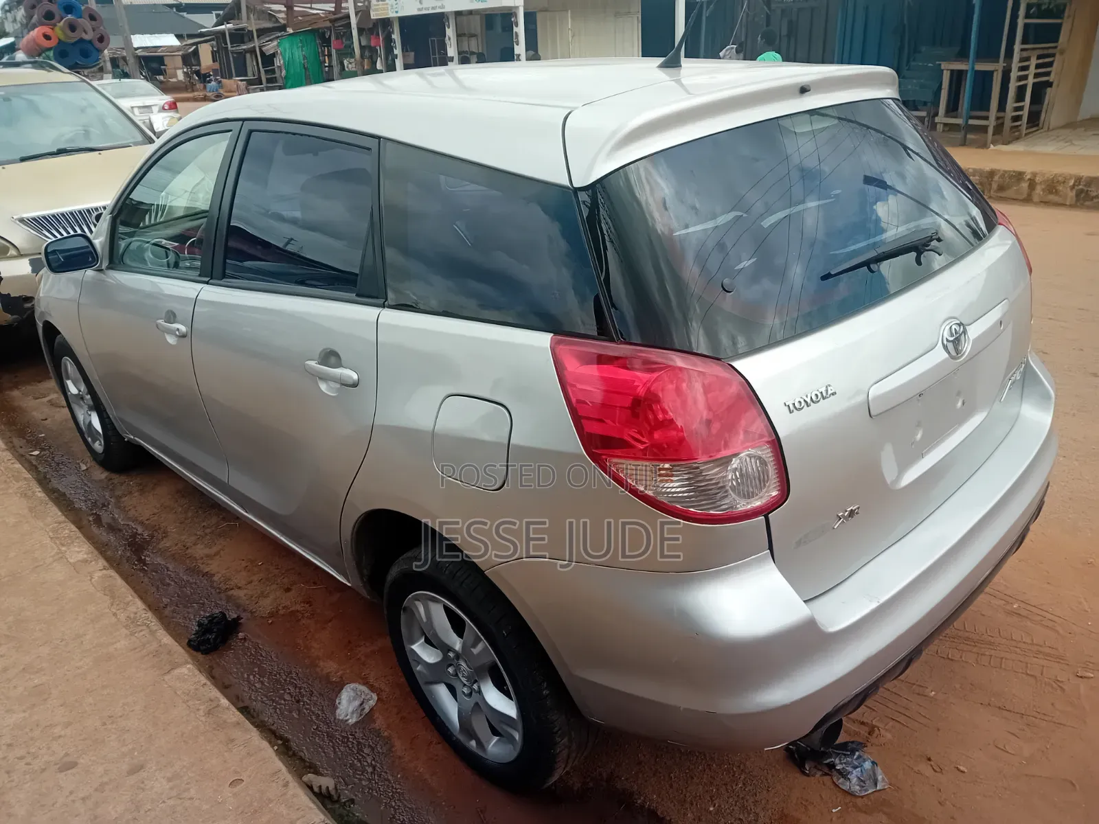 Toyota Matrix XR Hatchback FWD (1.8L 4cyl 4A) 2004 Silver