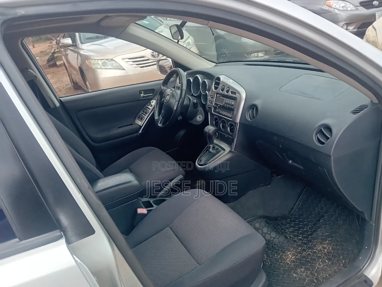 Toyota Matrix XR Hatchback FWD (1.8L 4cyl 4A) 2004 Silver