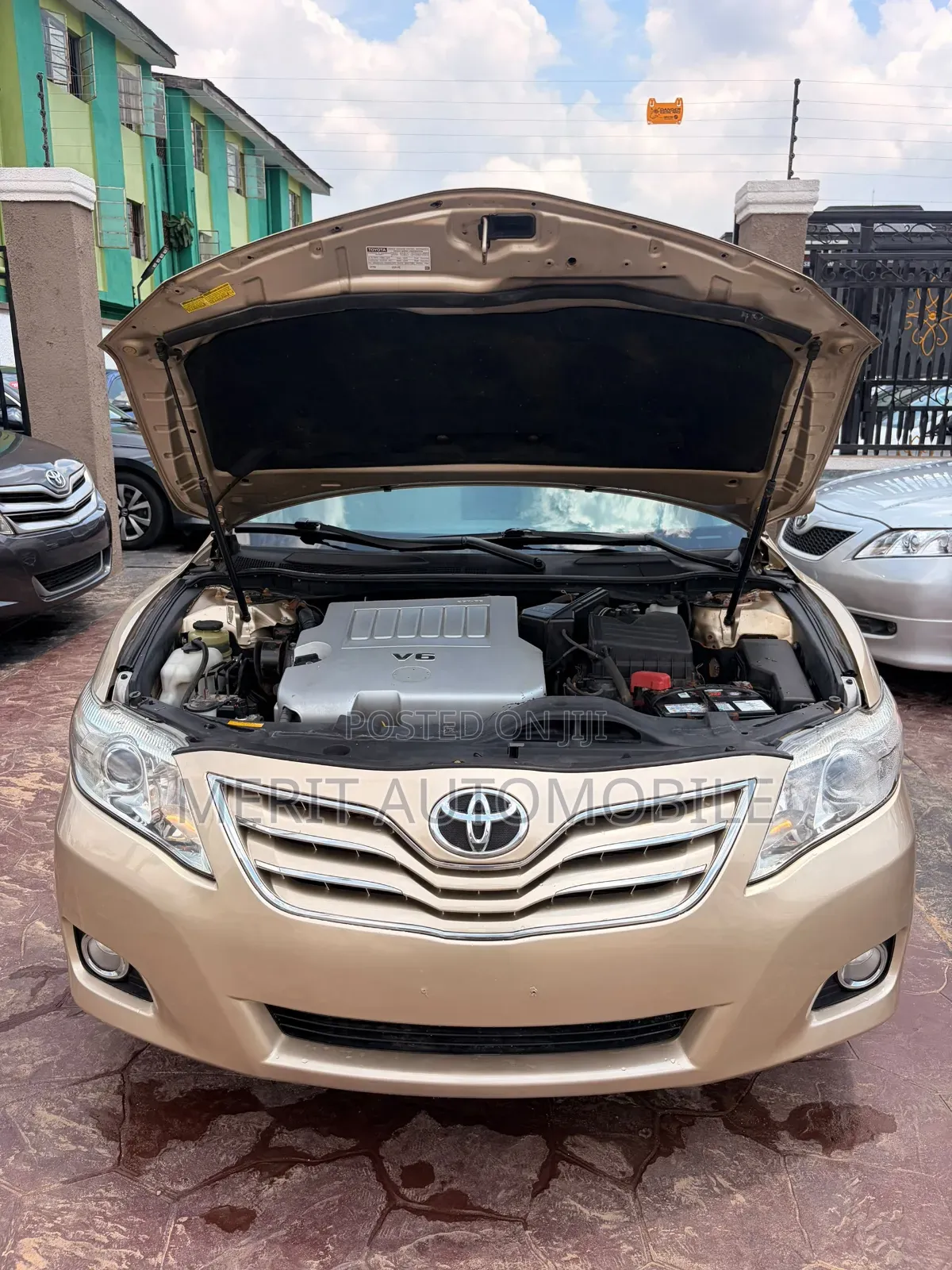 Toyota Camry 2010 Gold