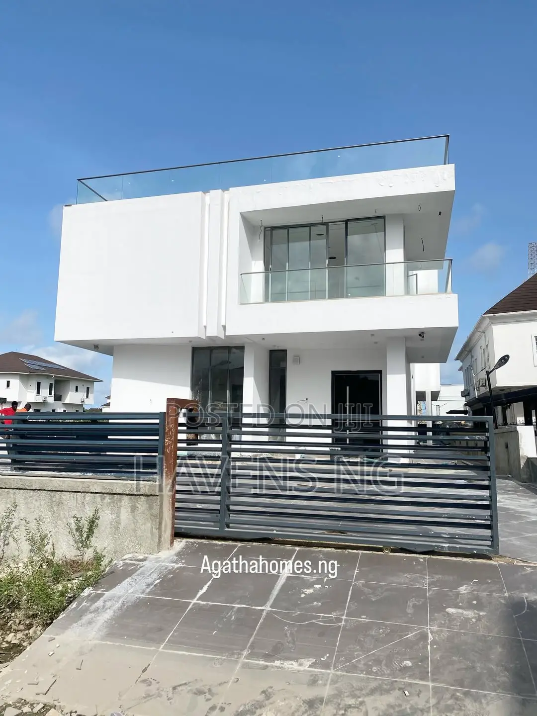 5bdrm Duplex in Ikota for sale