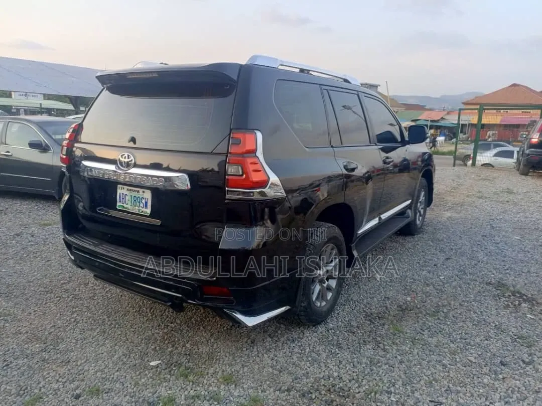 Toyota Land Cruiser Prado 2012 Black