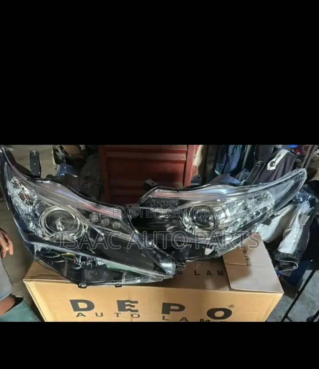 Headlight Avensis 2016