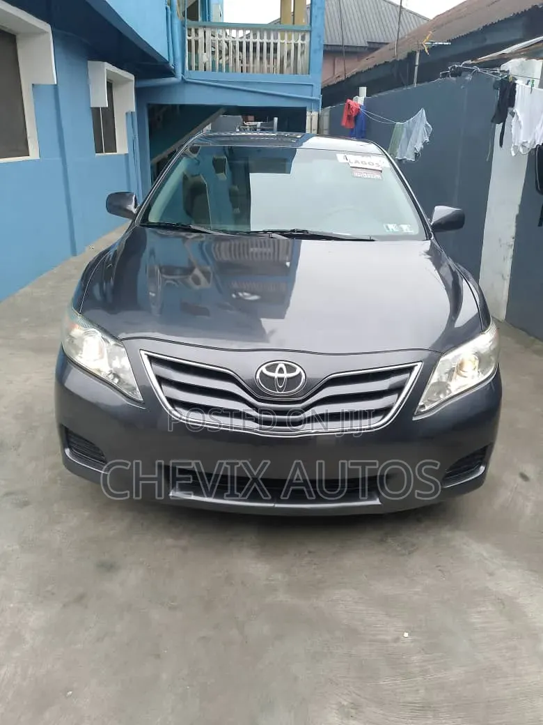 Toyota Camry 2011 Gray