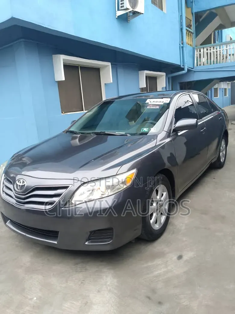 Toyota Camry 2011 Gray