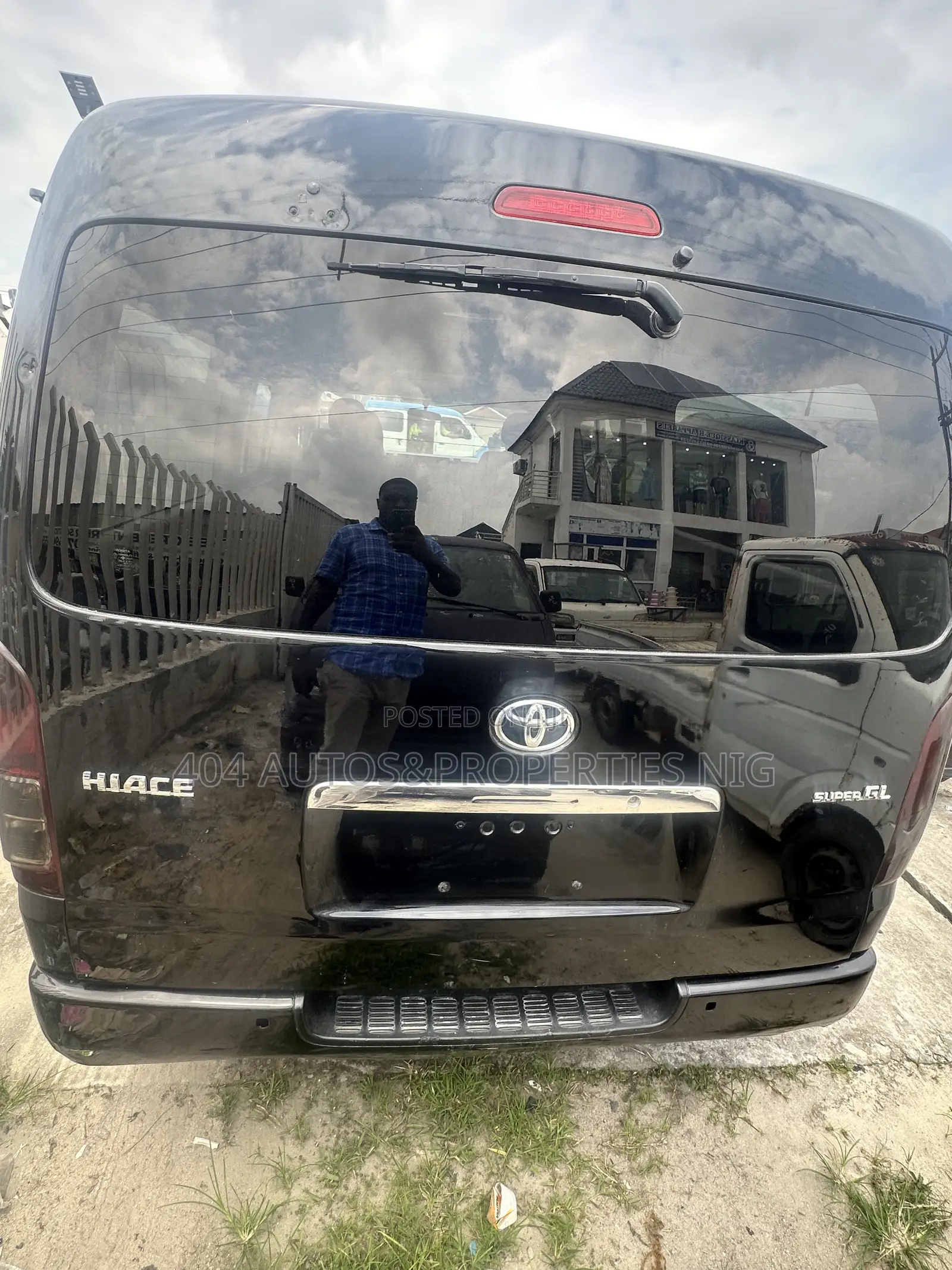 Toyota HiAce 2010 Black