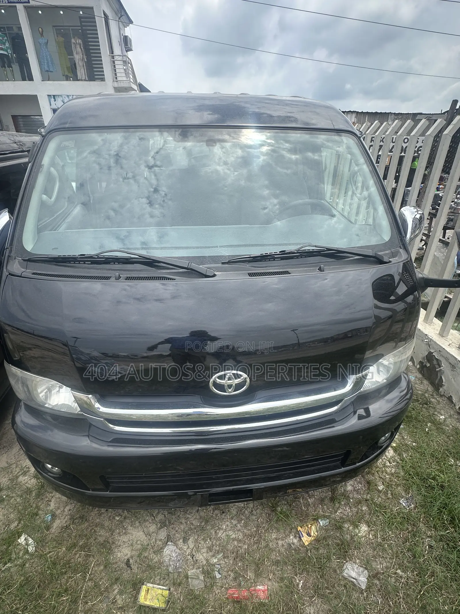 Toyota HiAce 2010 Black