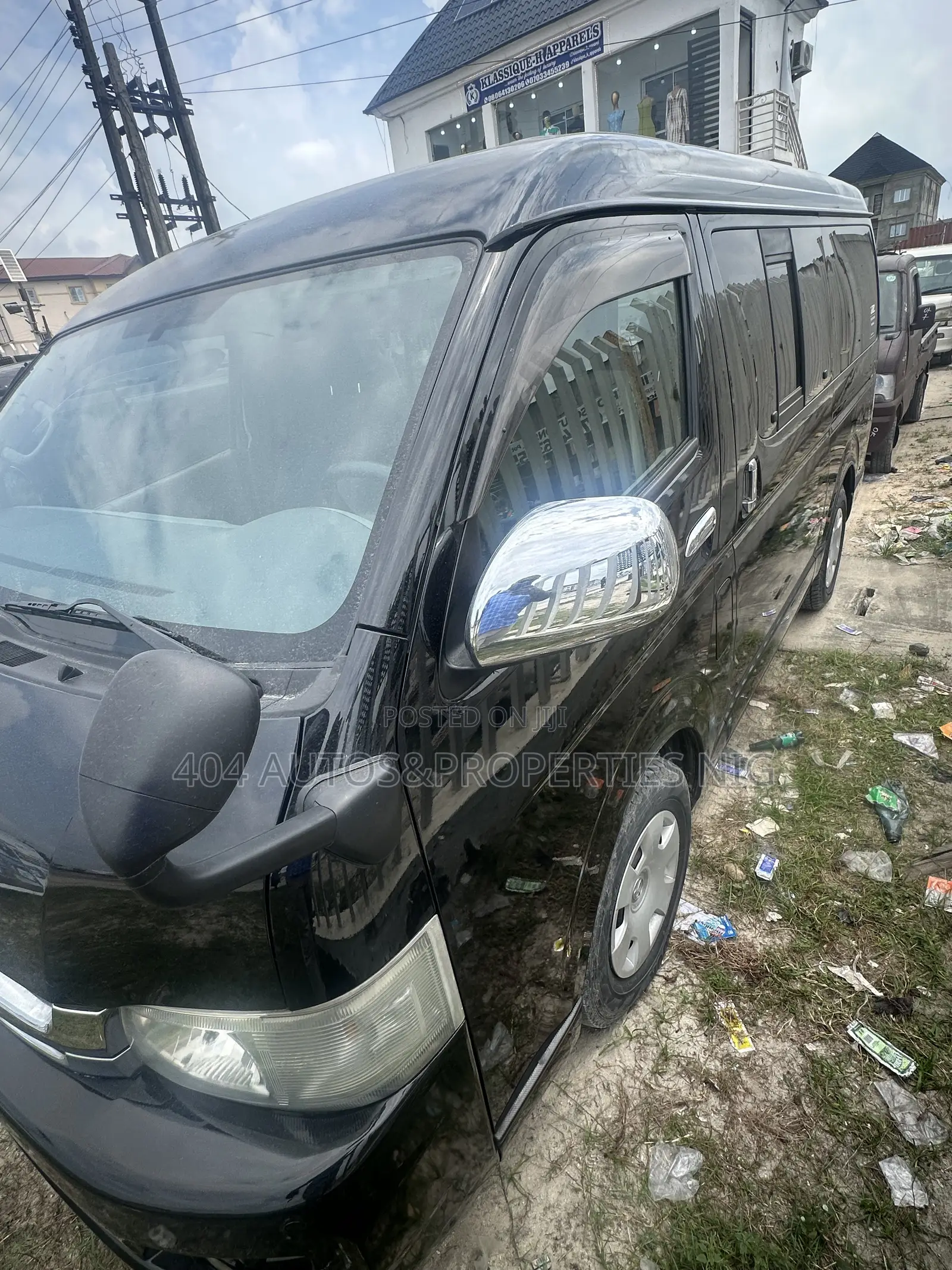 Toyota HiAce 2010 Black