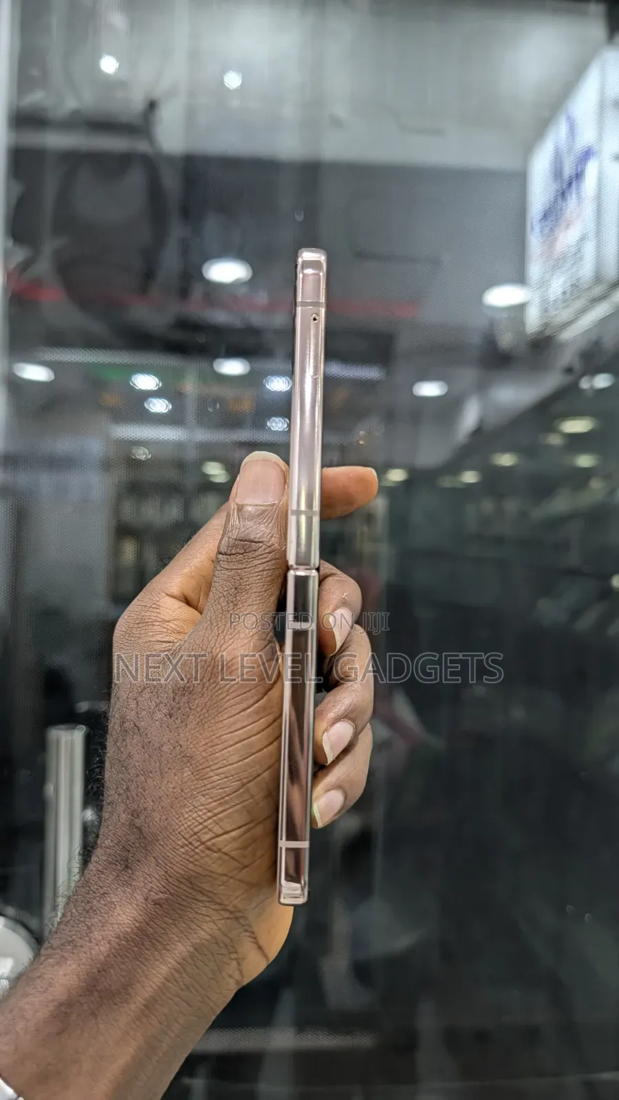 Samsung Galaxy Z Flip4 256 GB Gold