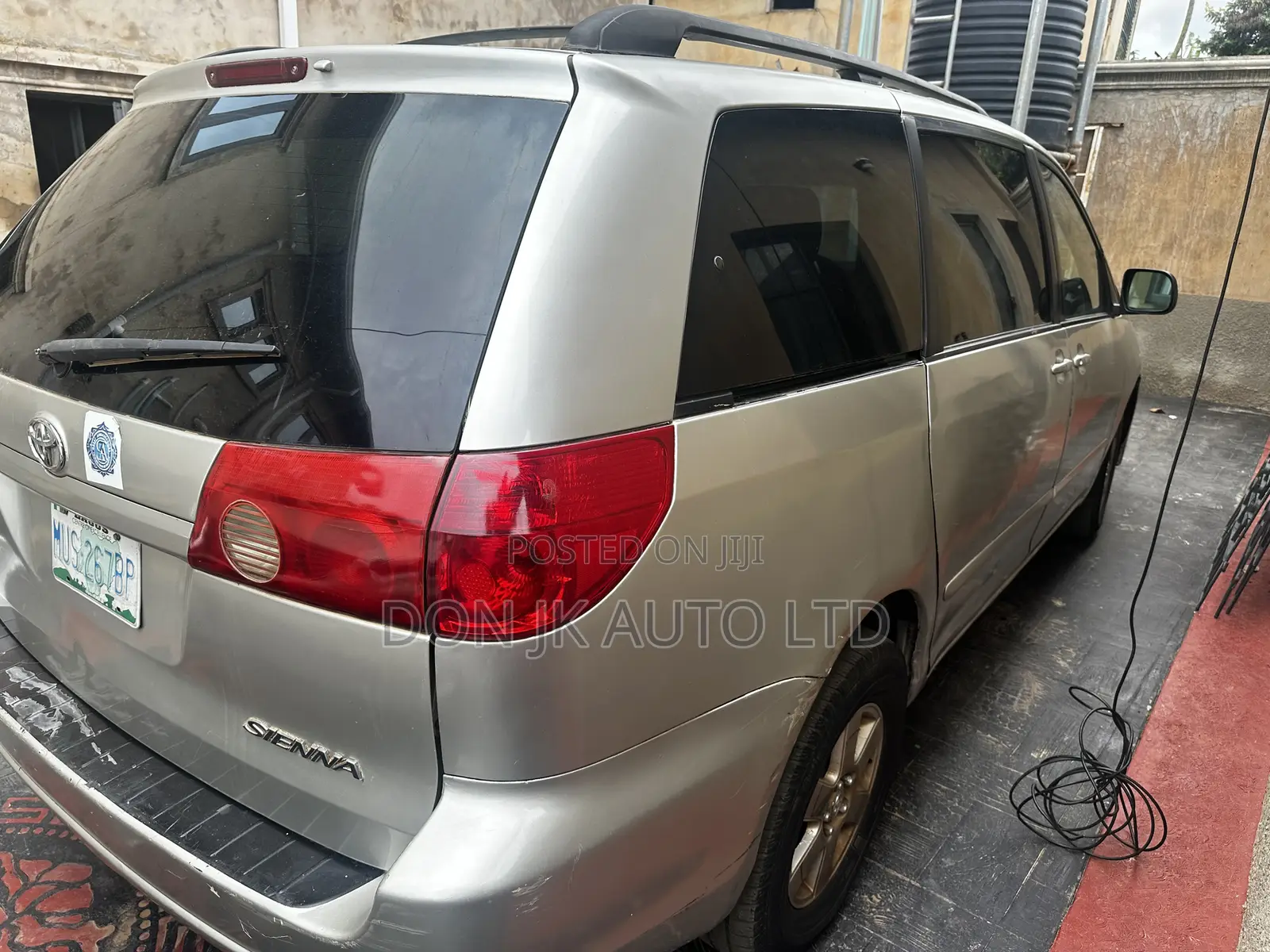 Toyota Sienna XLE AWD 2005 Silver