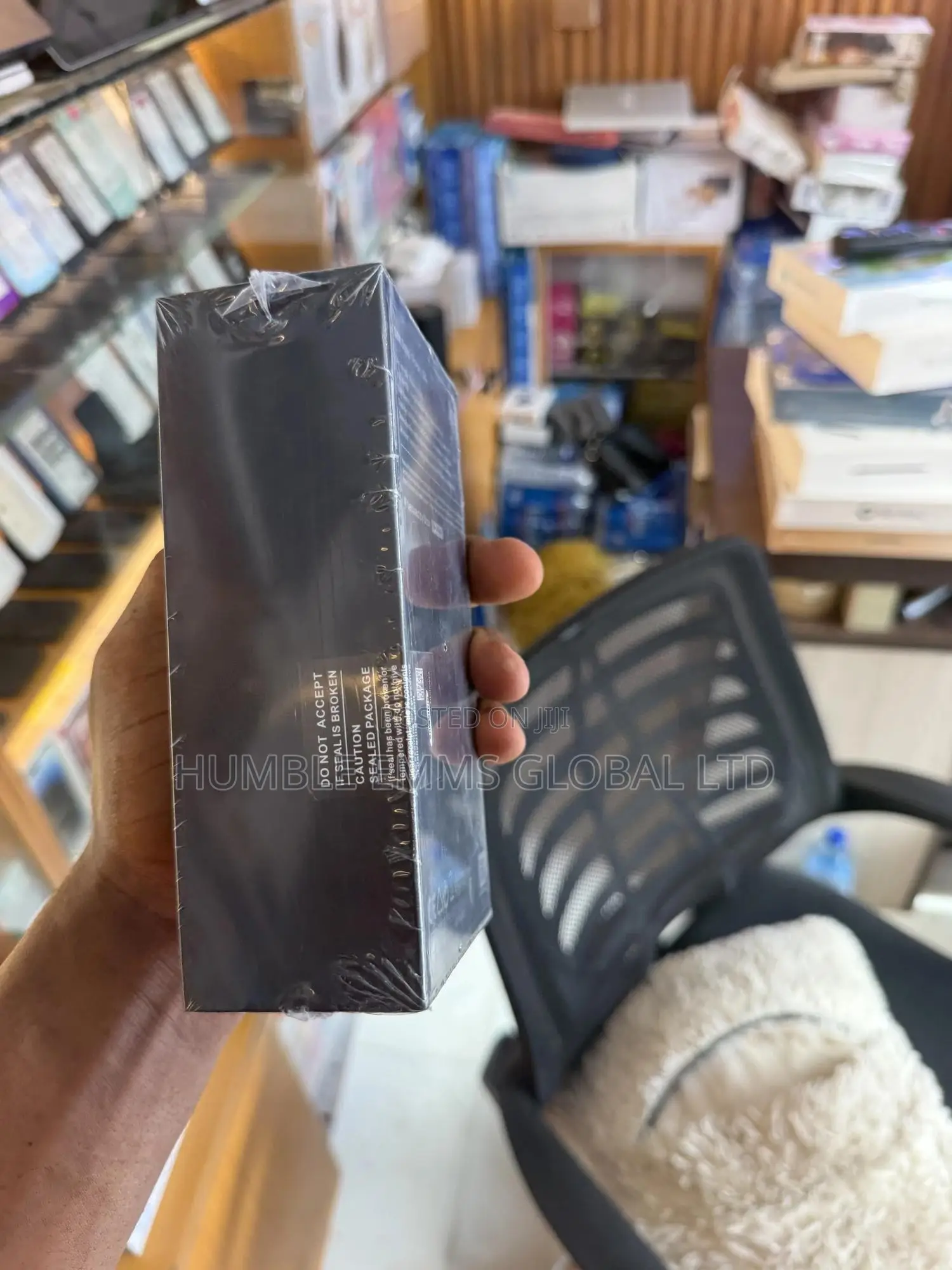 New Samsung Galaxy S10e 128 GB Black