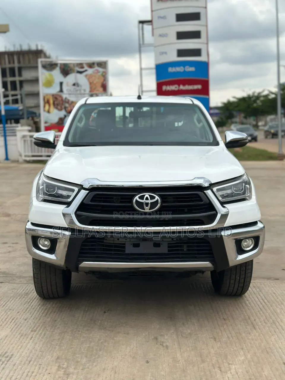 Toyota Hilux 2021 White