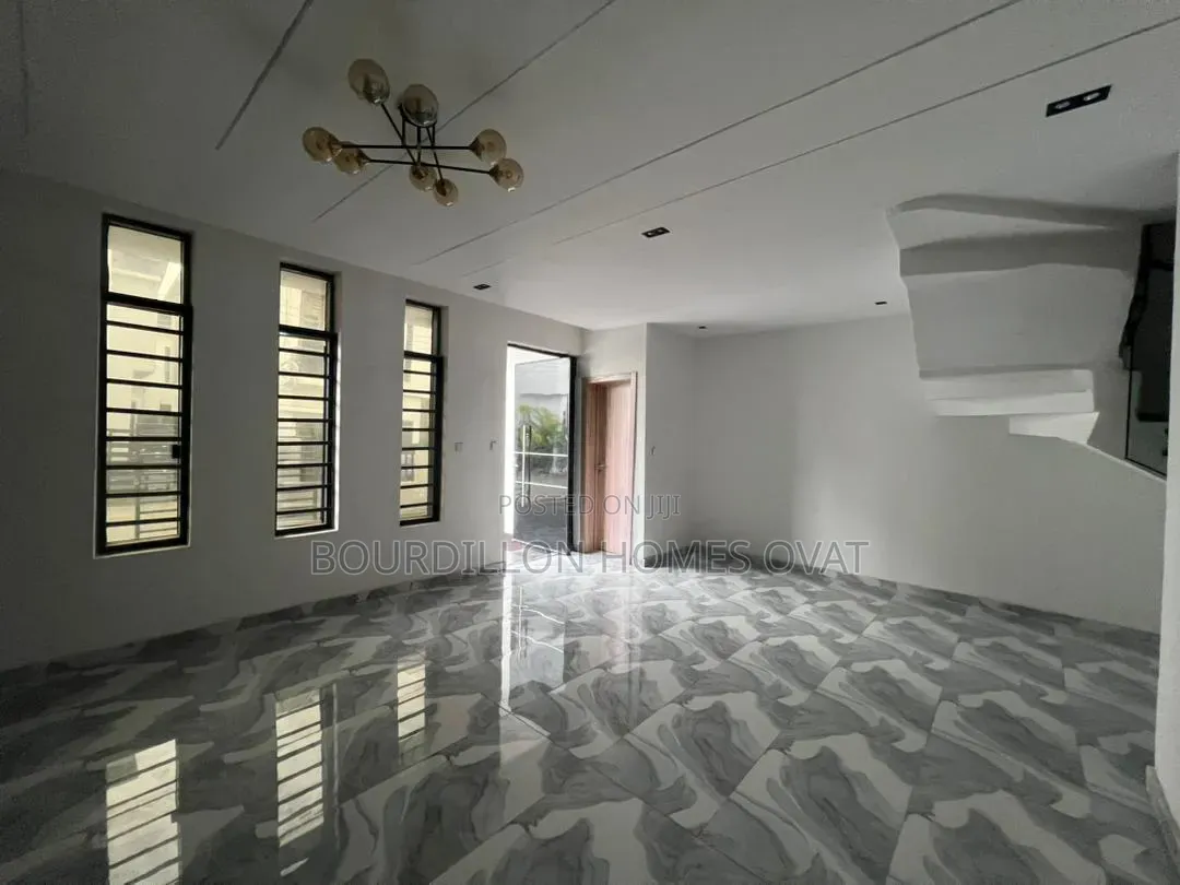 4bdrm Duplex in Lekki Palm City for sale