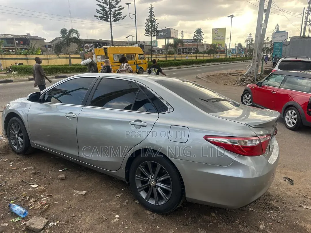 Toyota Camry 2017 Gray