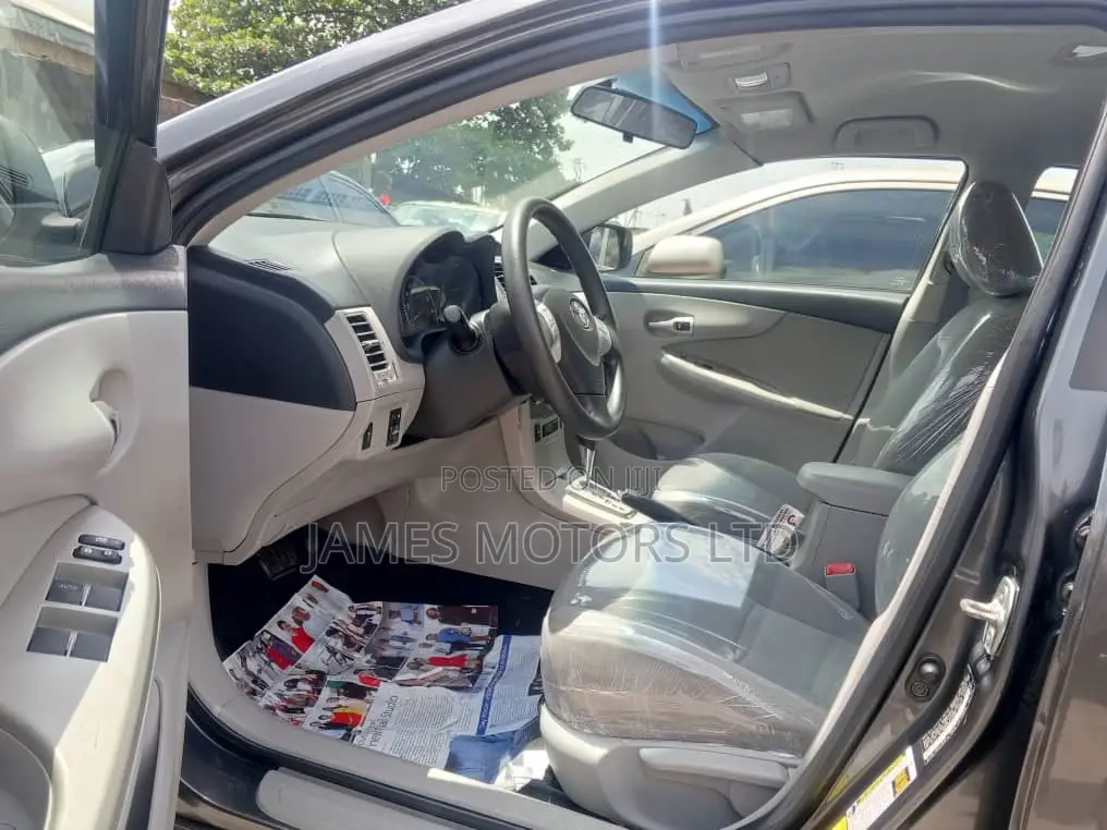 Toyota Corolla 2013 Gray