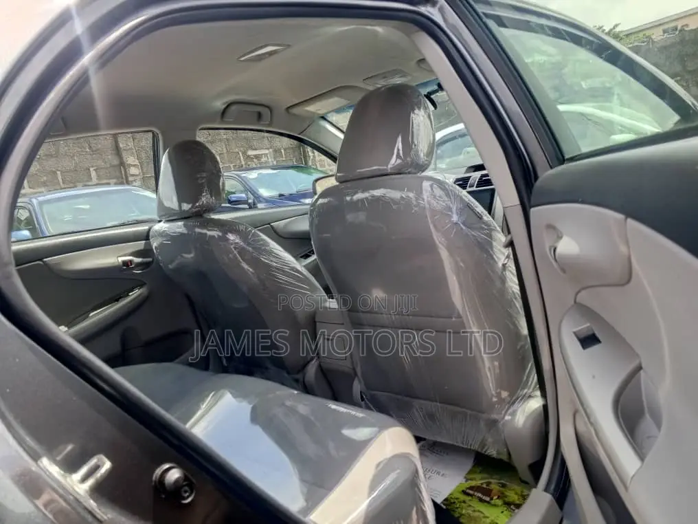Toyota Corolla 2013 Gray