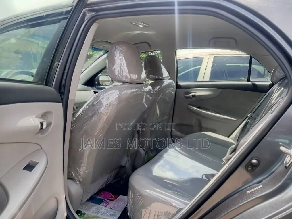 Toyota Corolla 2013 Gray