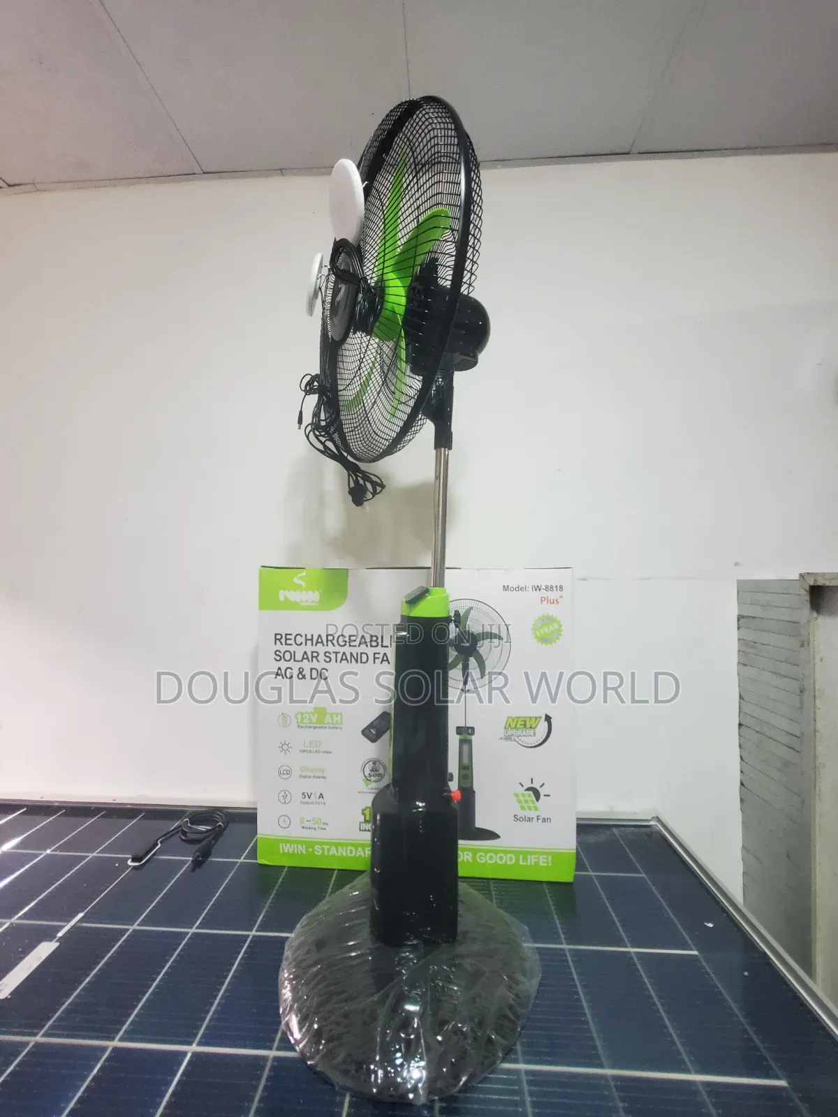 Iwin 18" Ac/Dc Rechargeable Solar Standing Fan