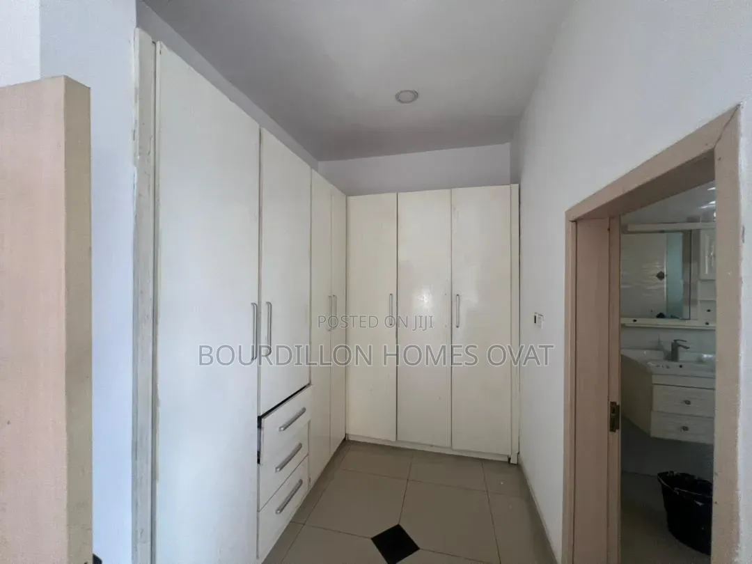 4bdrm Duplex in Ikota Villa Estate for sale