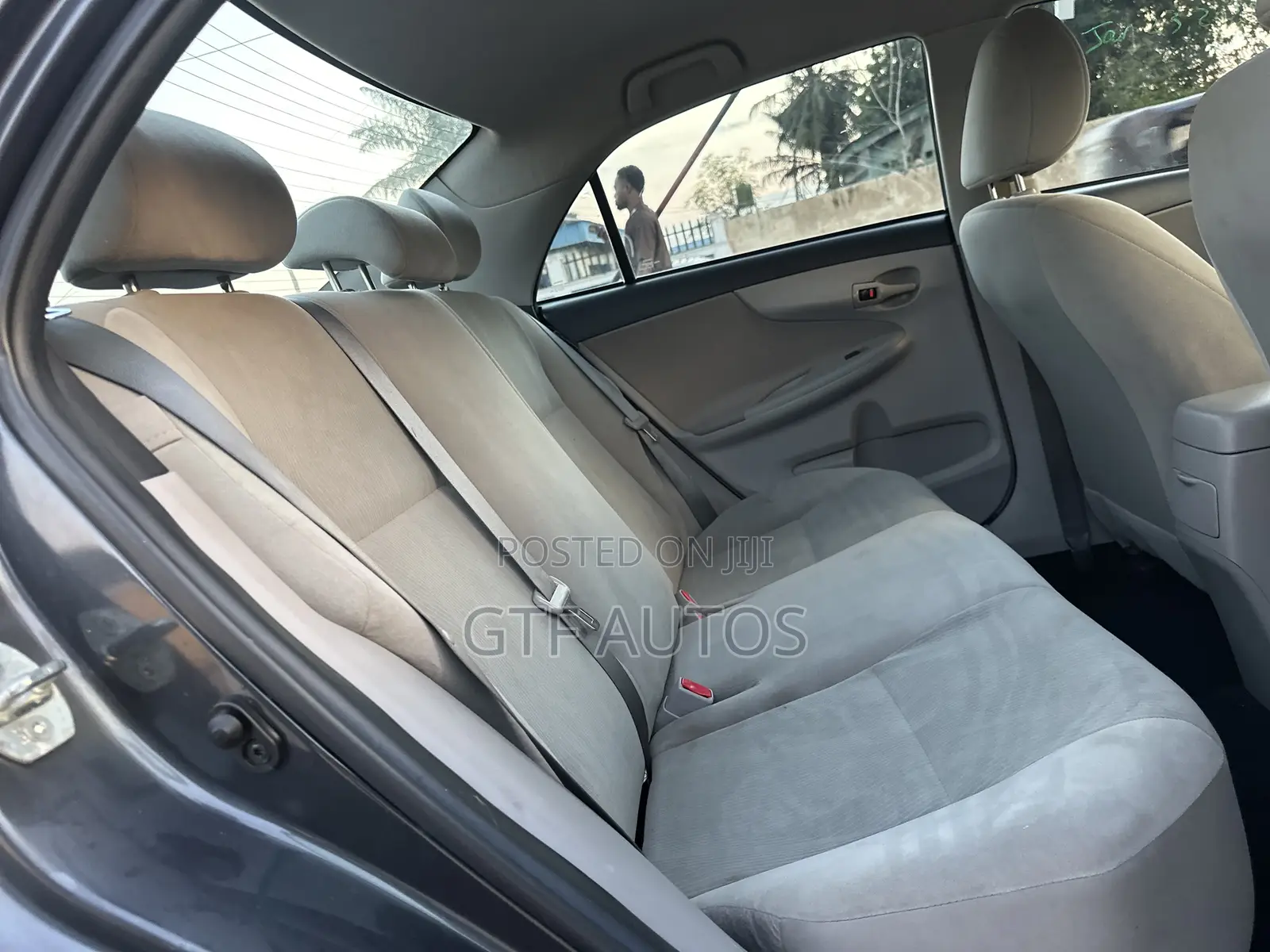Toyota Corolla LE Special Edition 4dr Sedan (1.8L 4cyl 4A) 2013 Gray