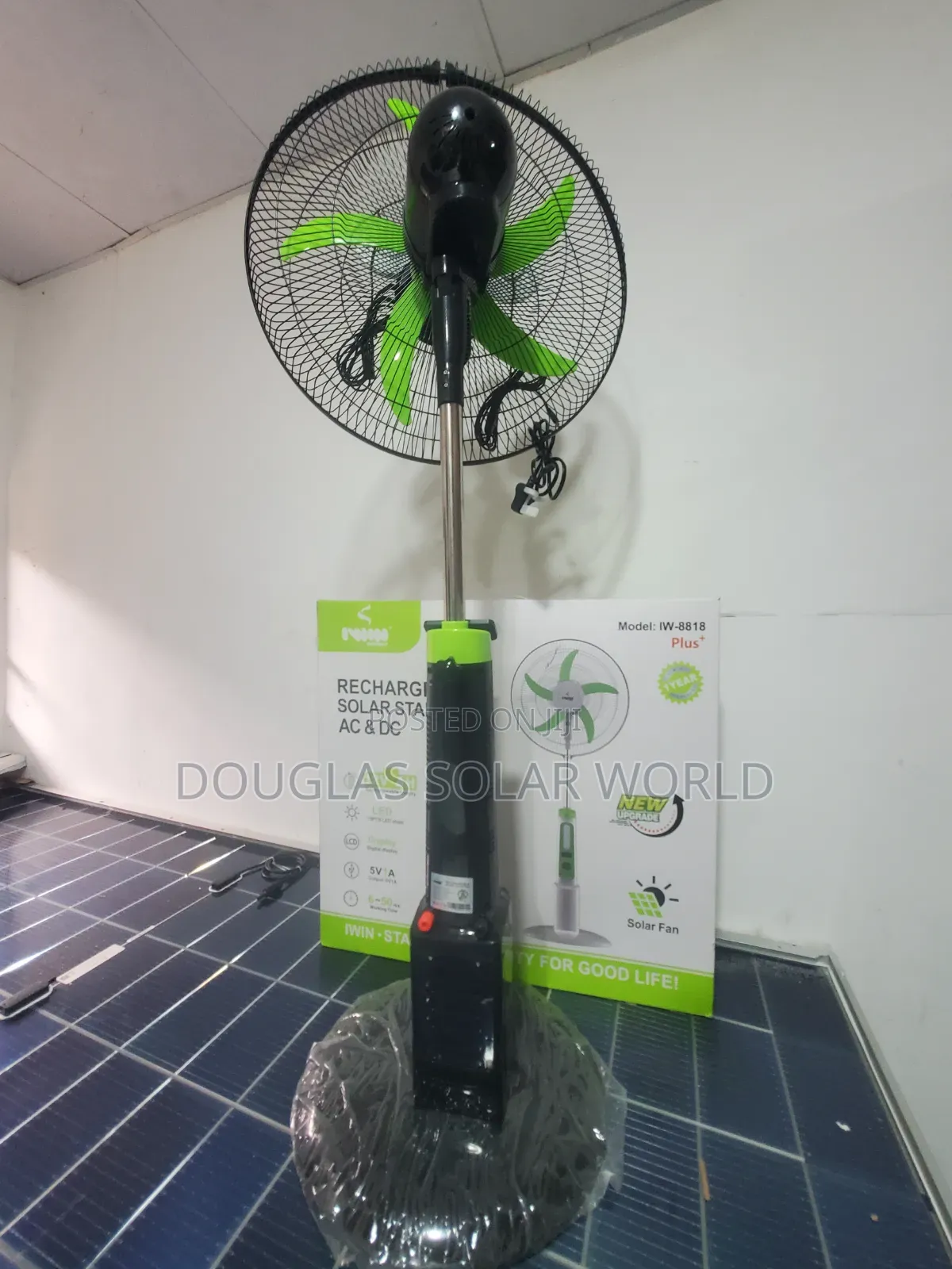 Iwin 18" Ac Dc Solar Rechargeable Standing Fan