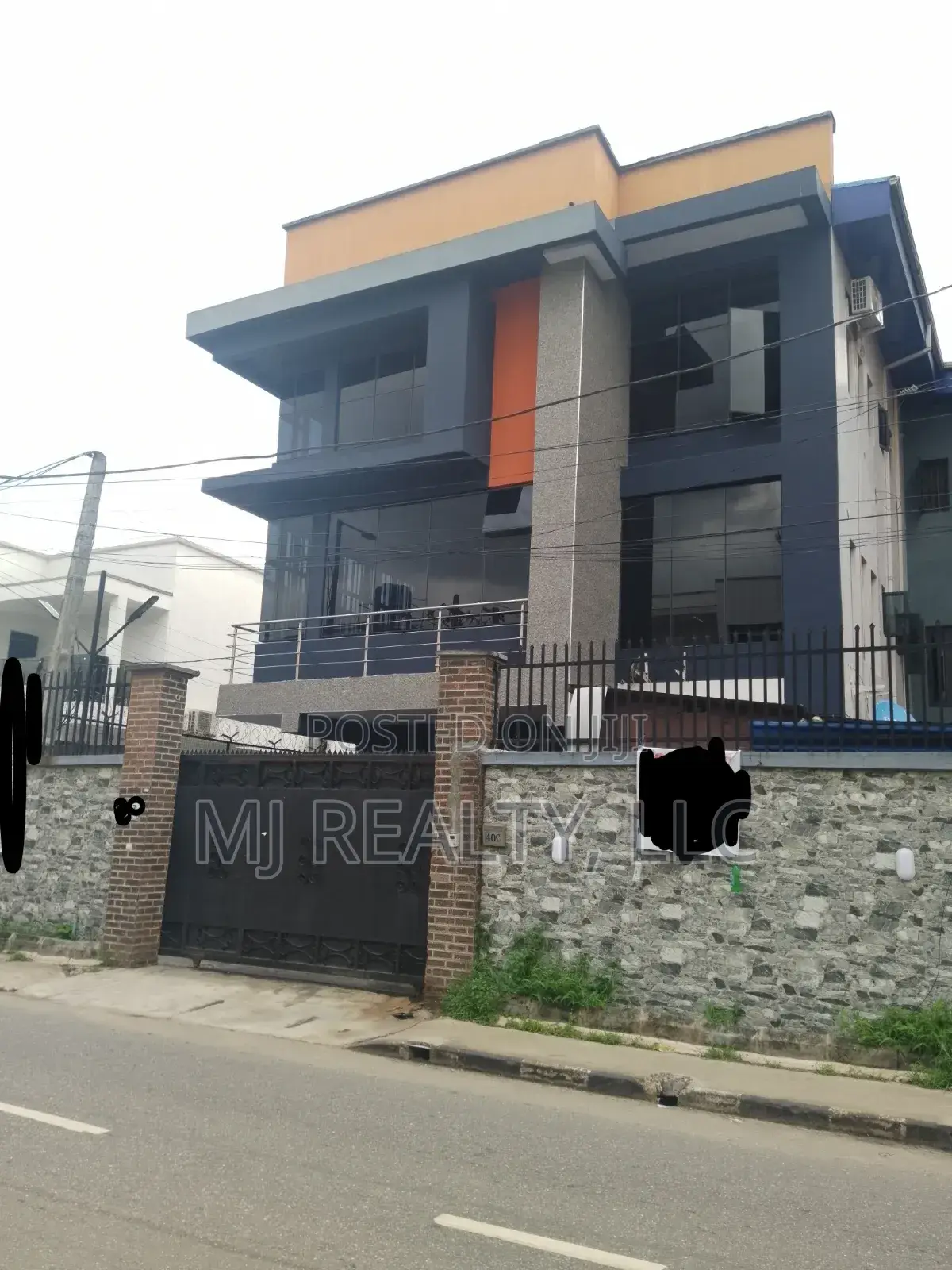 4 Bedroom Fully Detached Duplex for Commercial Use