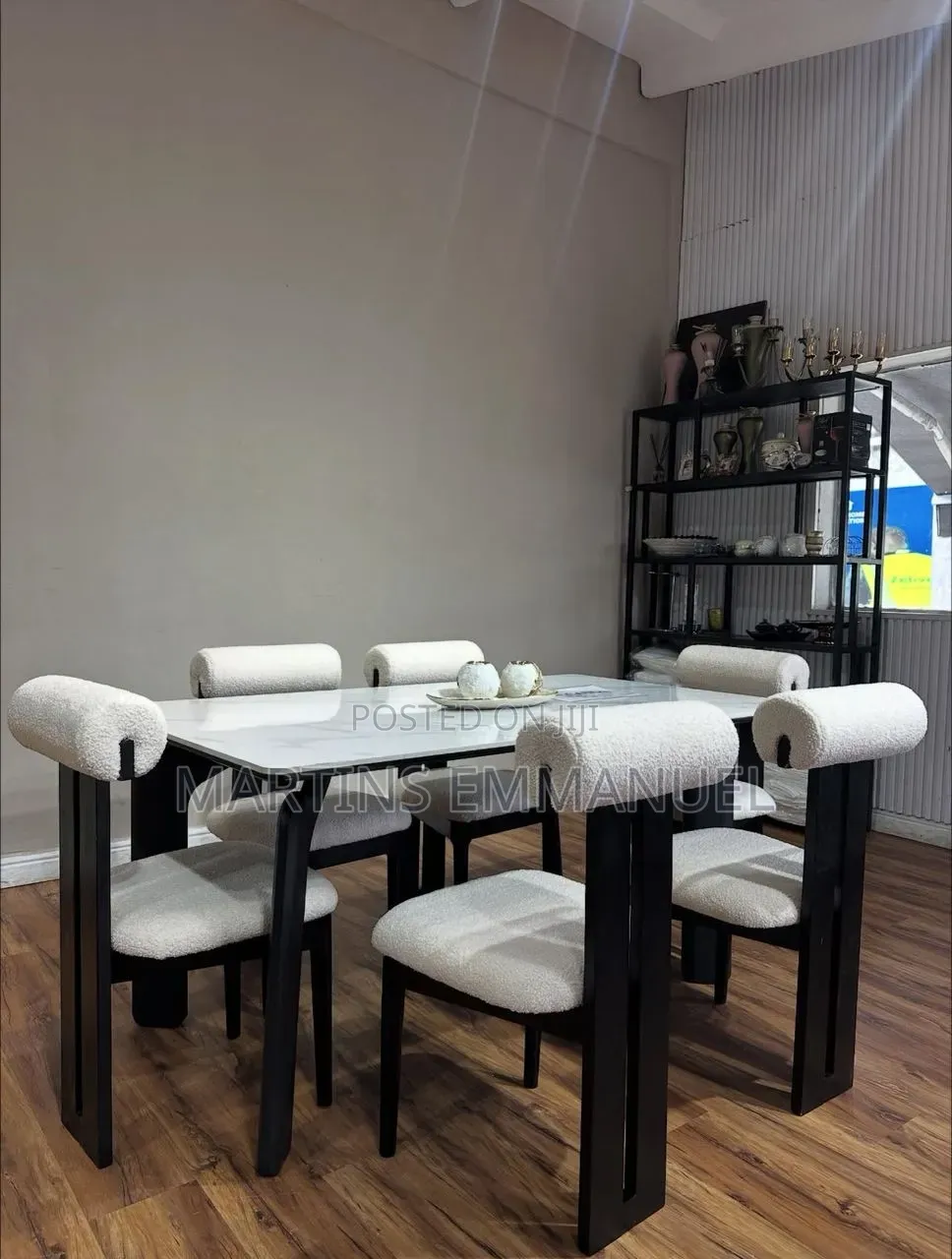 Contemporary Dinning Table / Chiars