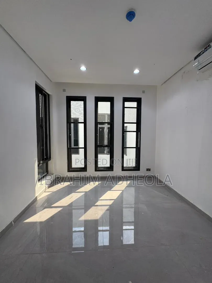6bdrm Duplex in Old Ikoyi for sale