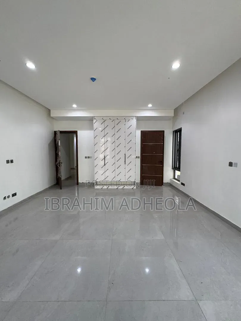 6bdrm Duplex in Old Ikoyi for sale
