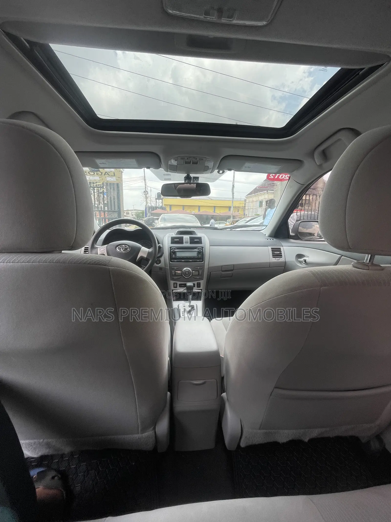 Toyota Corolla LE 4dr Sedan (1.8L 4cyl 4A) 2012 Gray