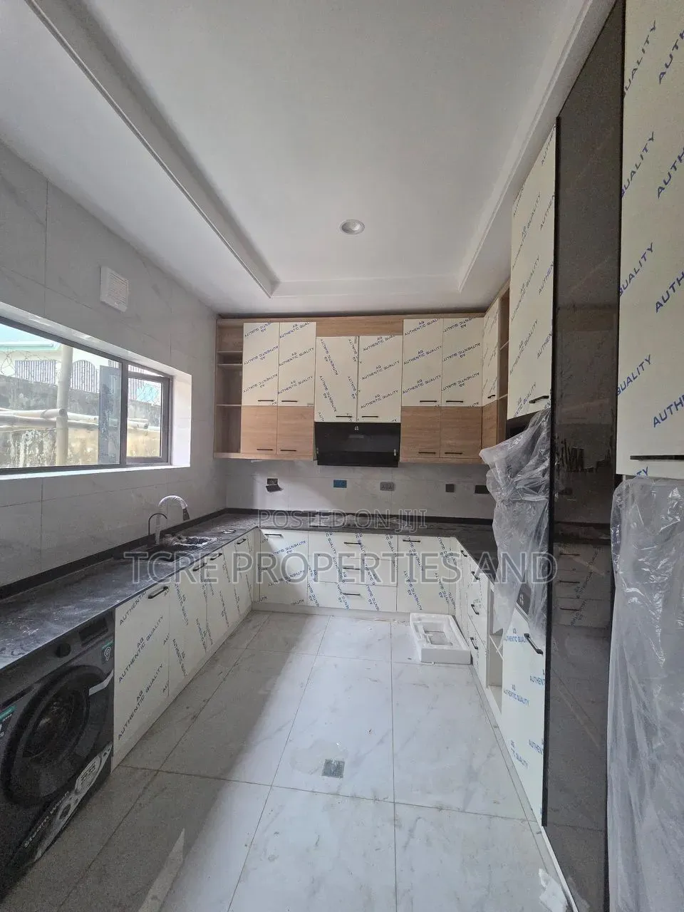 Furnished 4bdrm Duplex in Anthony Village for sale