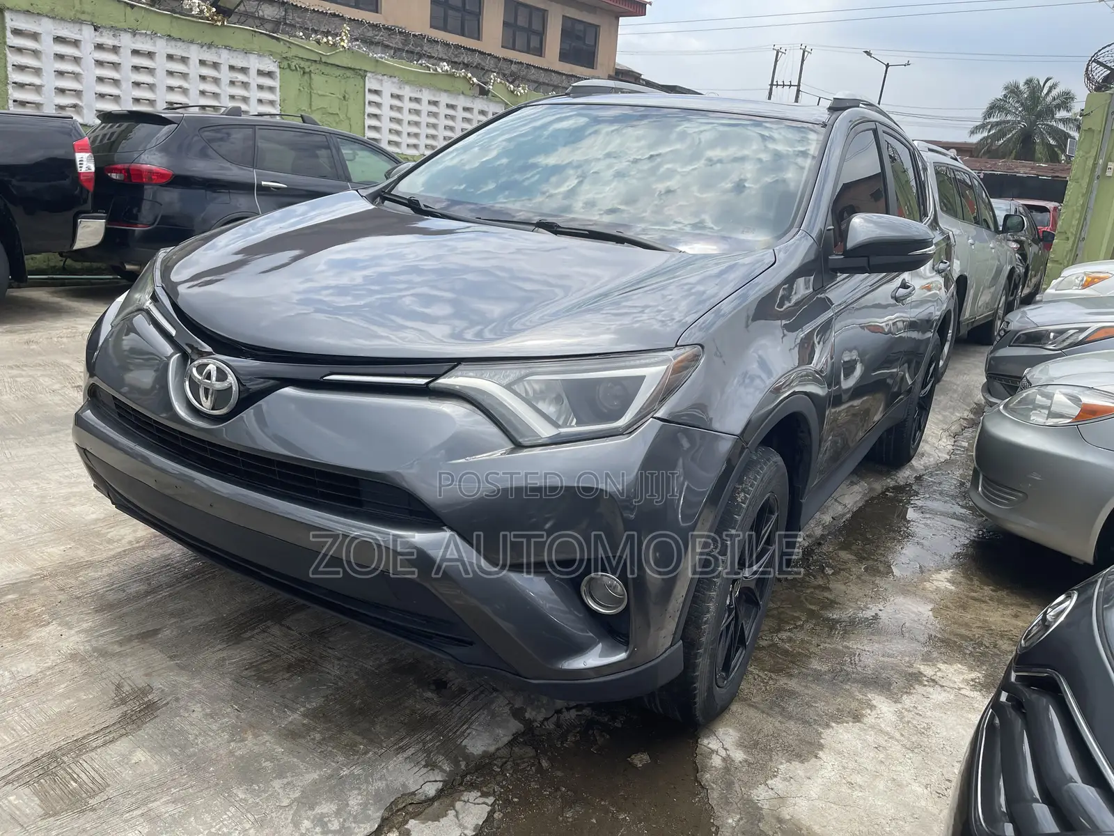 Toyota RAV4 Limited 4dr SUV AWD (2.5L 4cyl 6A) 2014 Gray