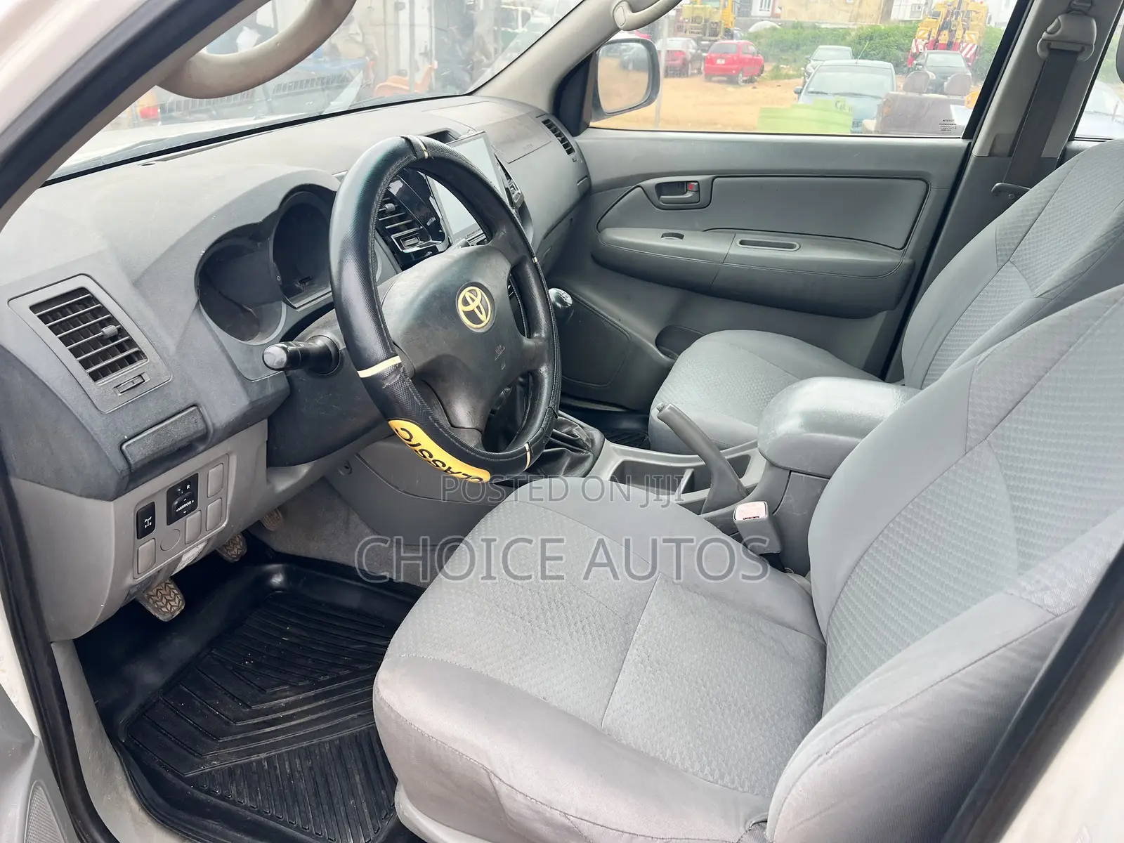 Toyota Hilux 2012 White