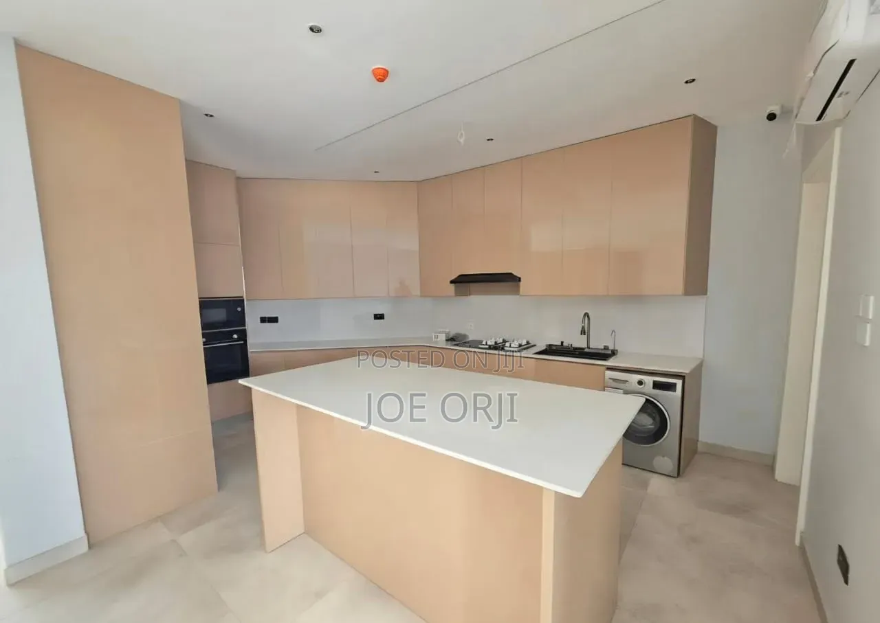 Furnished 3bdrm Apartment in Lekki Phase 1 for sale