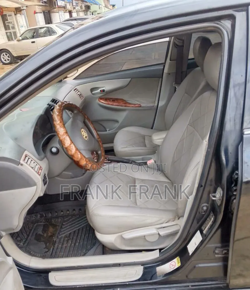 Toyota Corolla 2011 Black