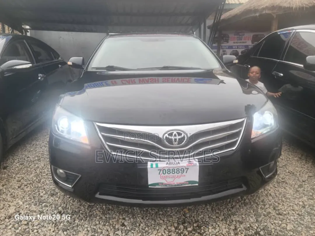 Toyota Camry XLE 4dr Sedan (2.5L 4cyl 6A) 2013 Black