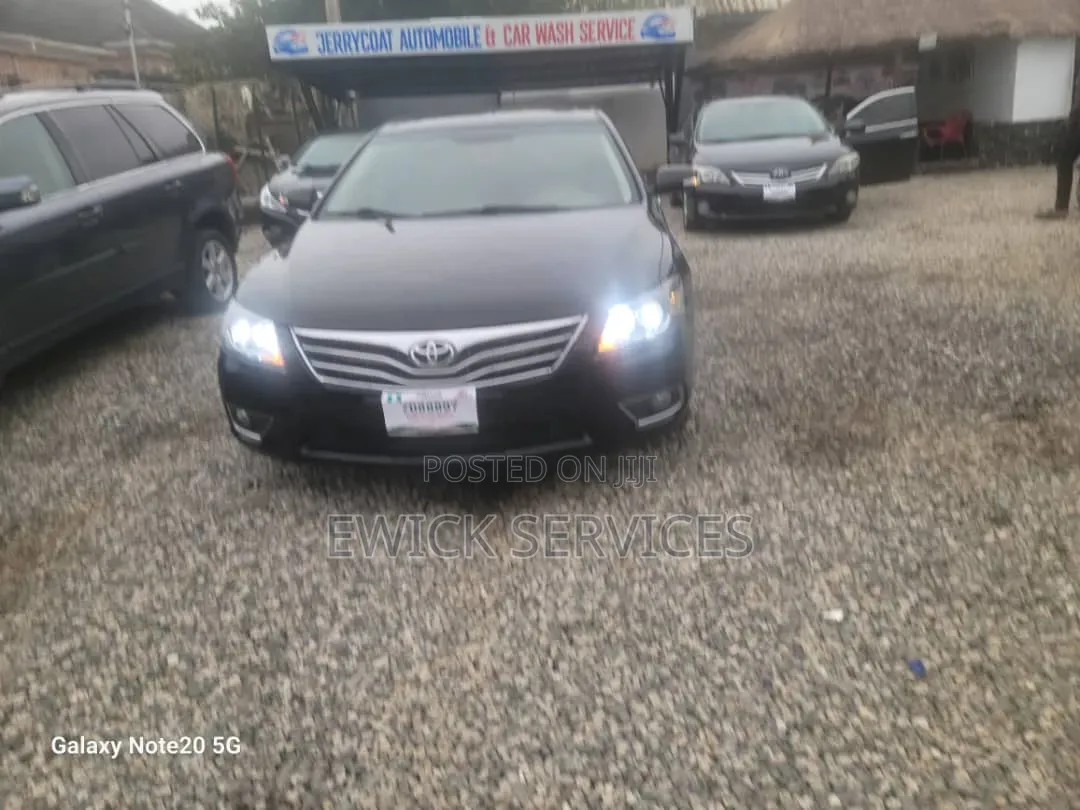Toyota Camry XLE 4dr Sedan (2.5L 4cyl 6A) 2013 Black