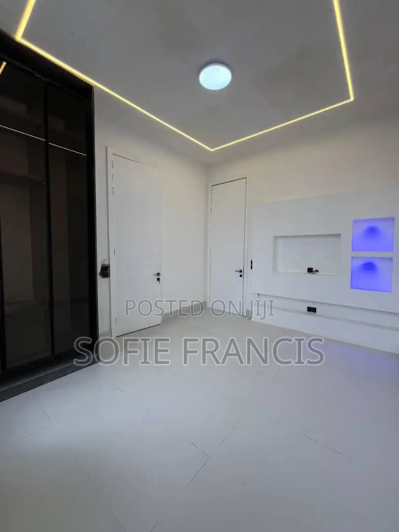 5bdrm Duplex in Lekki for sale