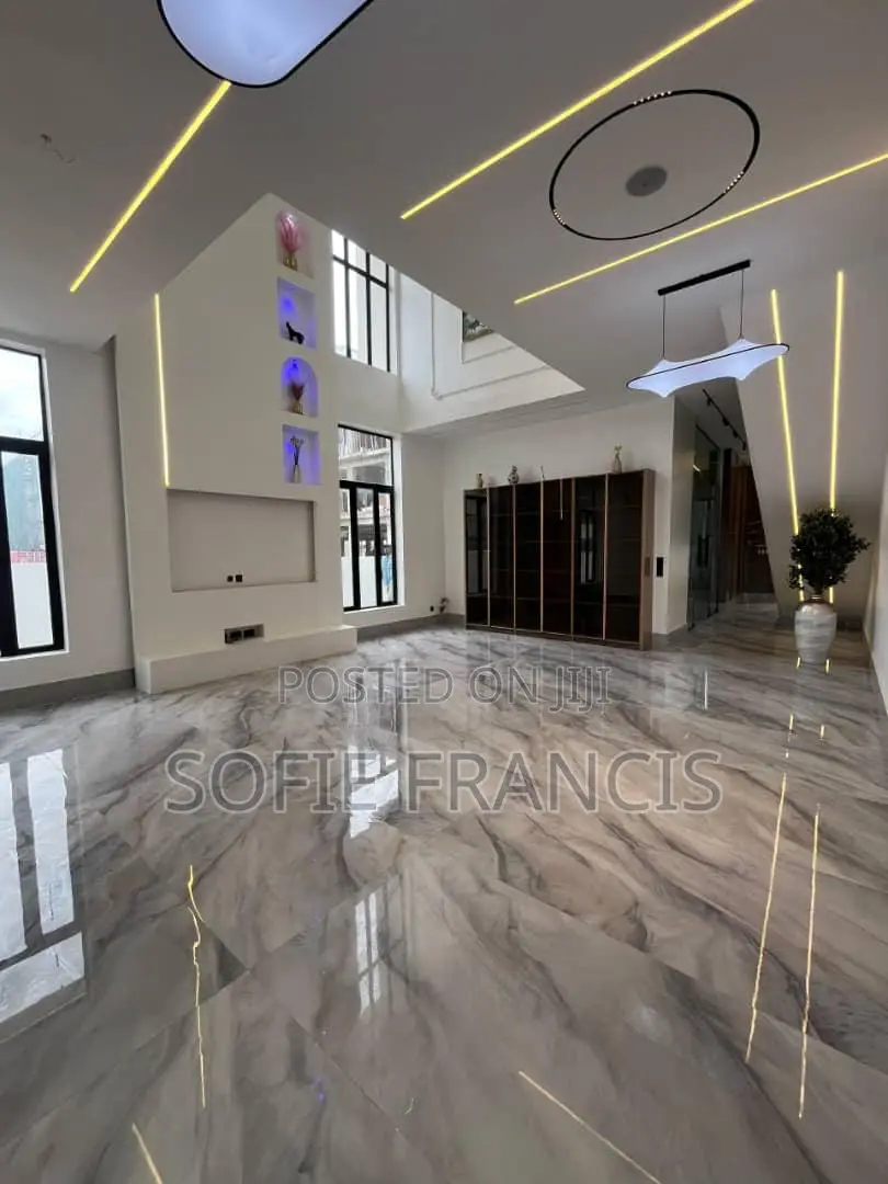 5bdrm Duplex in Lekki for sale