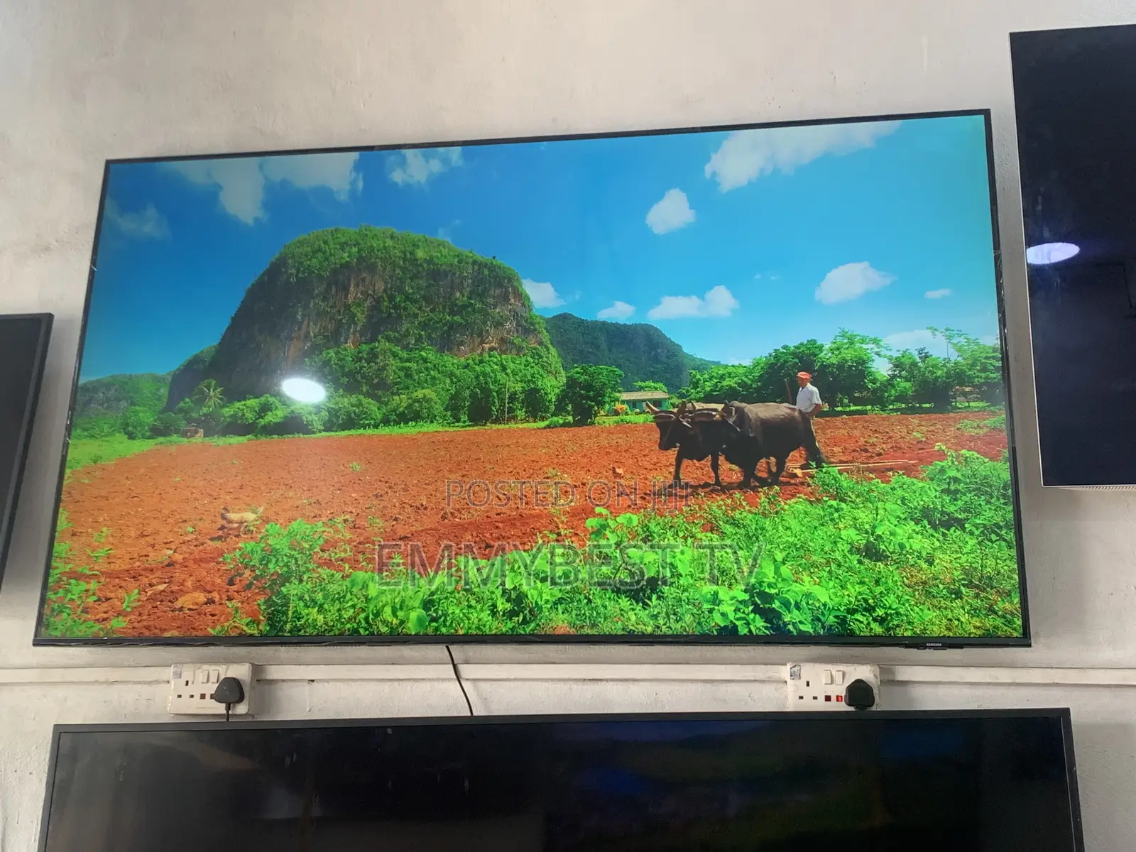 Samsung 75inches