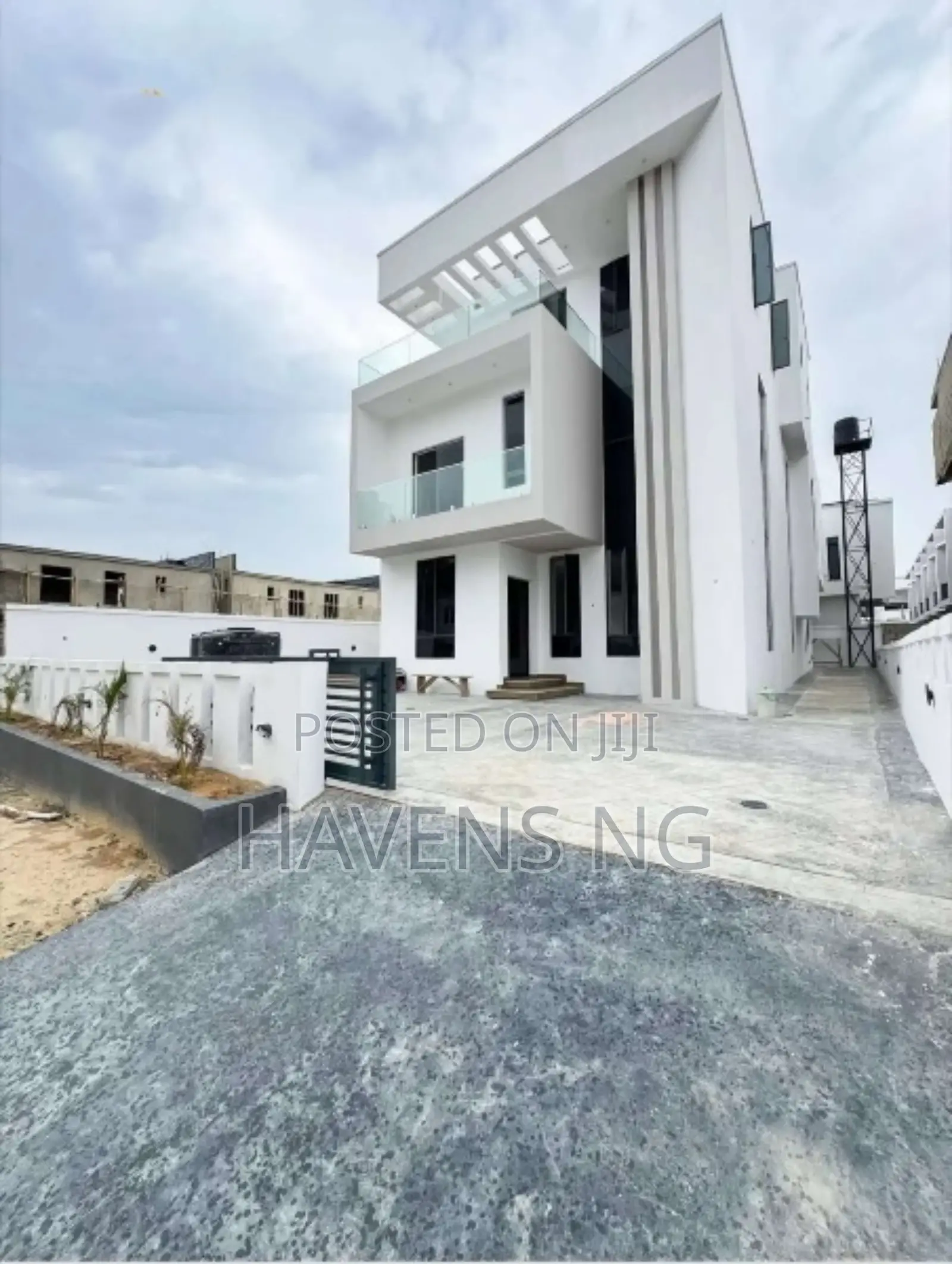 5bdrm Duplex in Ikota for sale