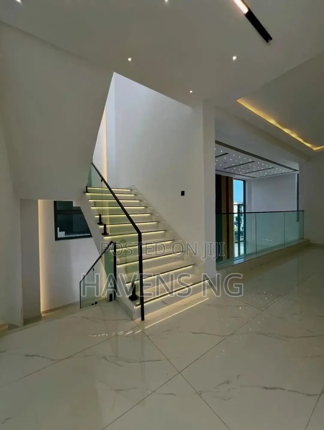 5bdrm Duplex in Ikota for sale