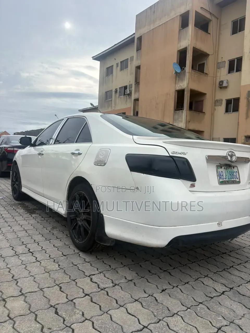 Toyota Camry SE V6 4dr Sedan (3.5L 6cyl 6AM) 2010 White