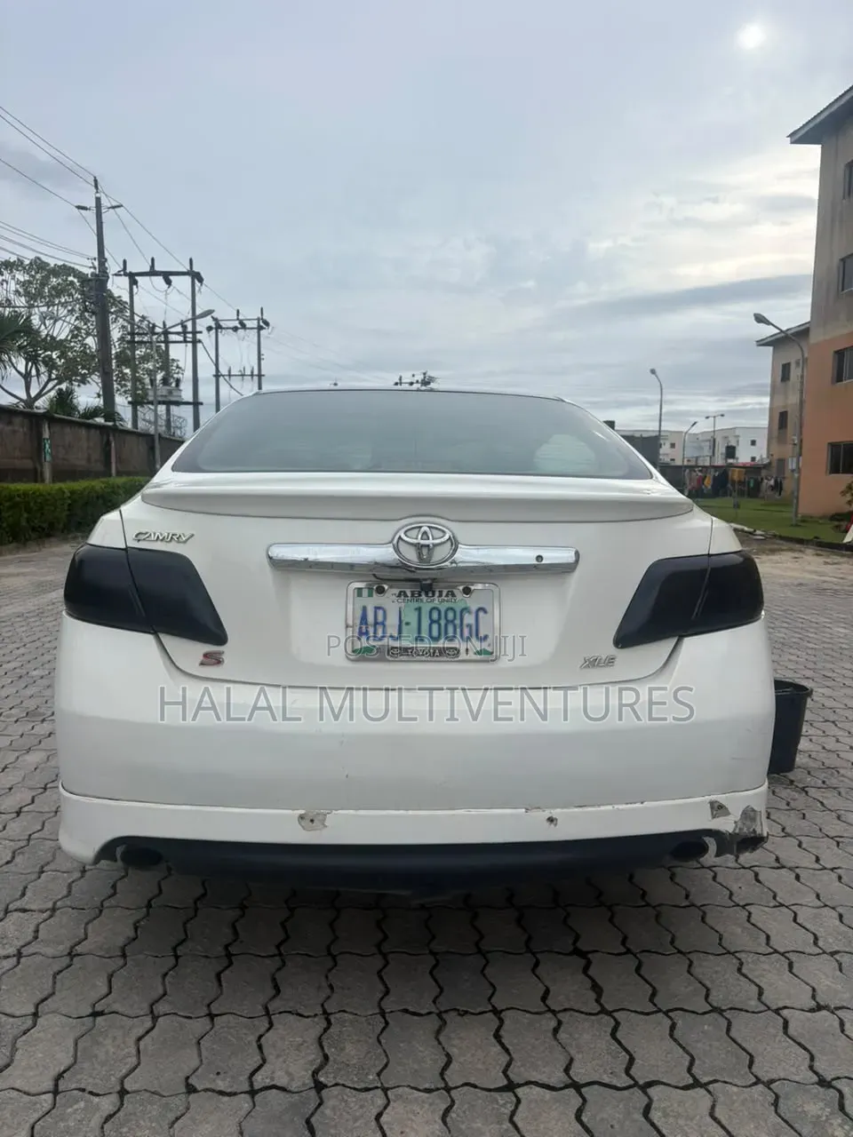 Toyota Camry SE V6 4dr Sedan (3.5L 6cyl 6AM) 2010 White