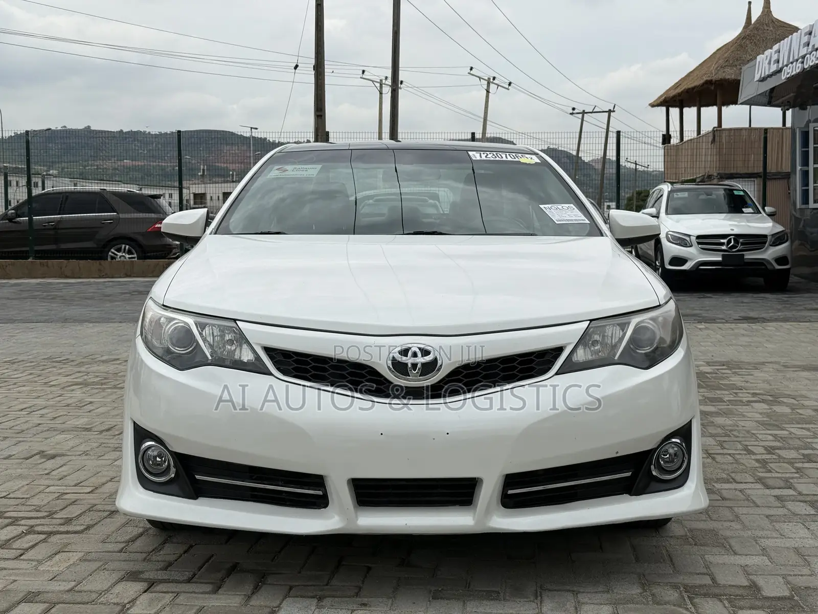 Toyota Camry SE 4dr Sedan (2.5L 4cyl 6A) 2014 White