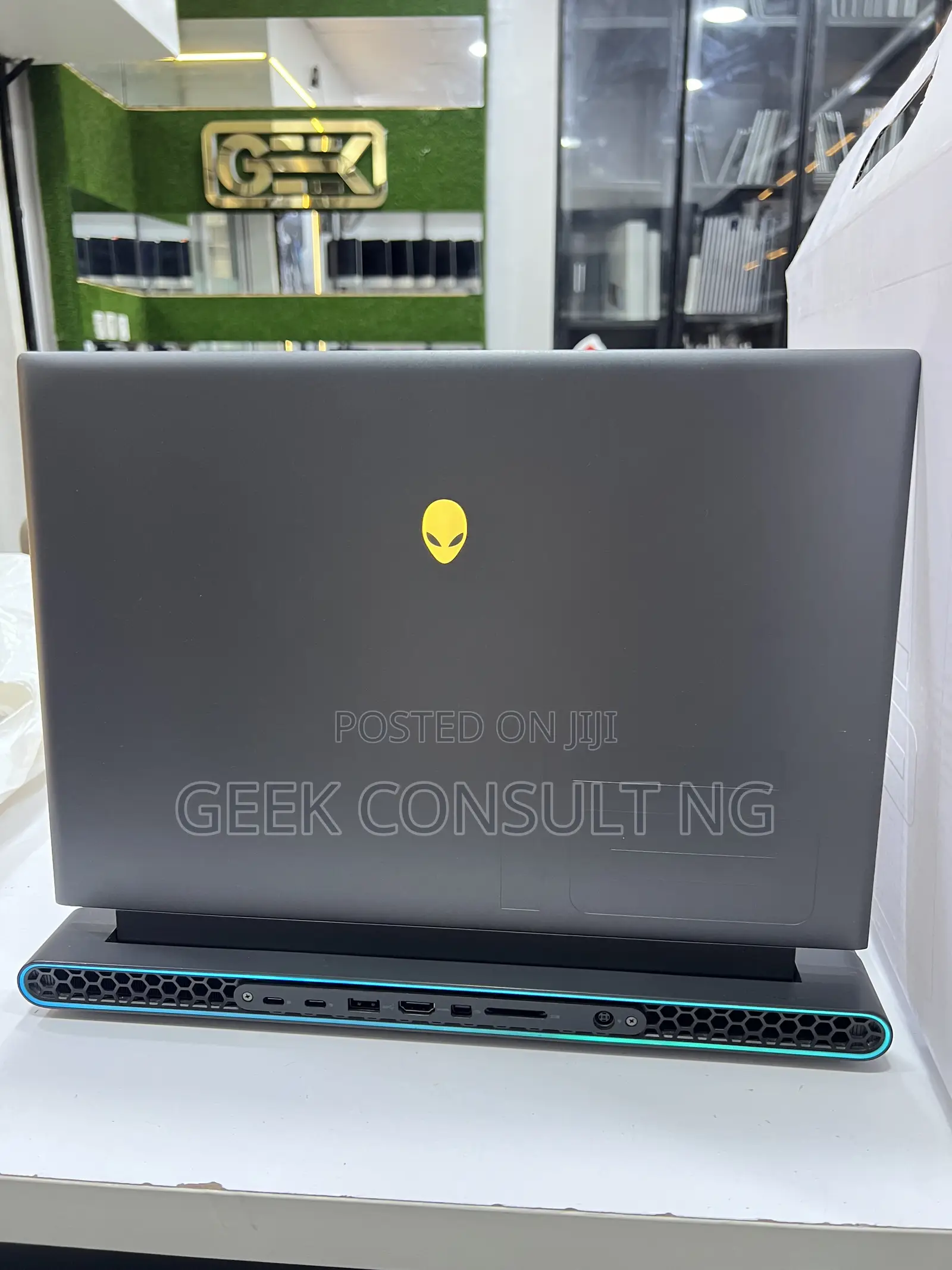 Laptop Alienware M16 R1 16GB Intel Core Ultra 7 SSD 1T
