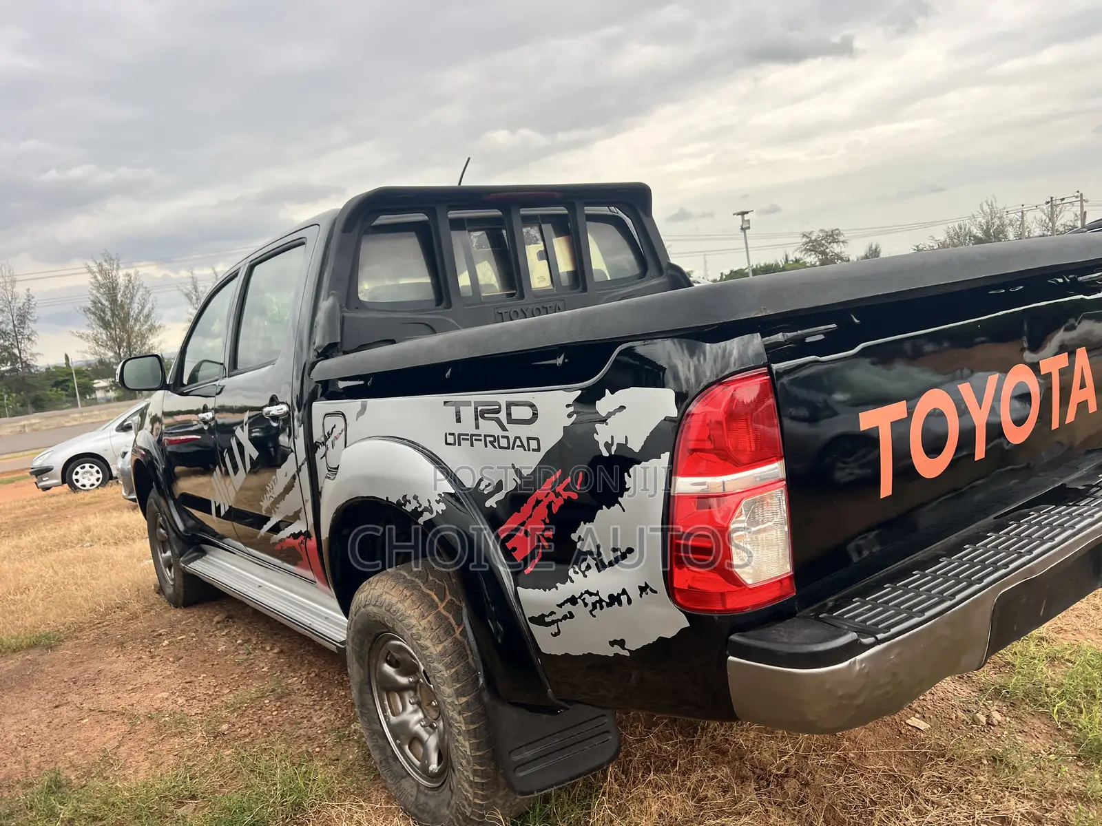 Toyota Hilux 2013 Black